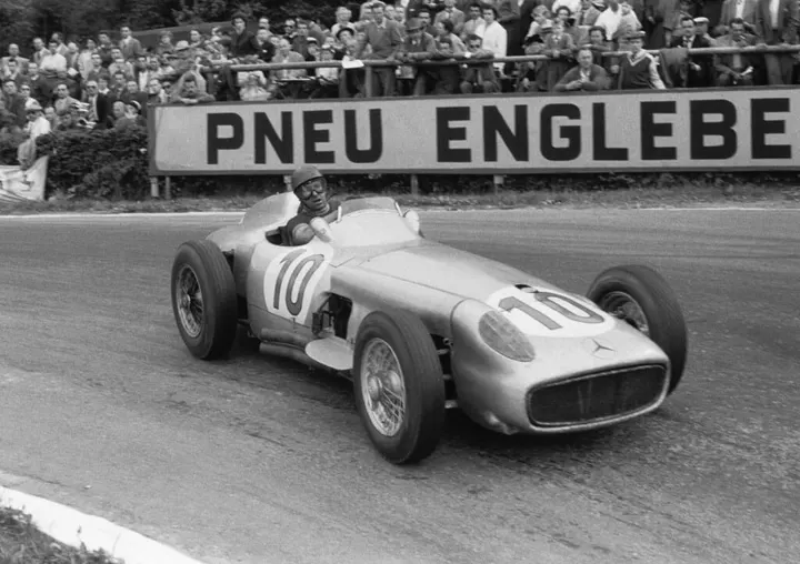 Juan Manuel Fangio, Mercedes-Benz W 196R